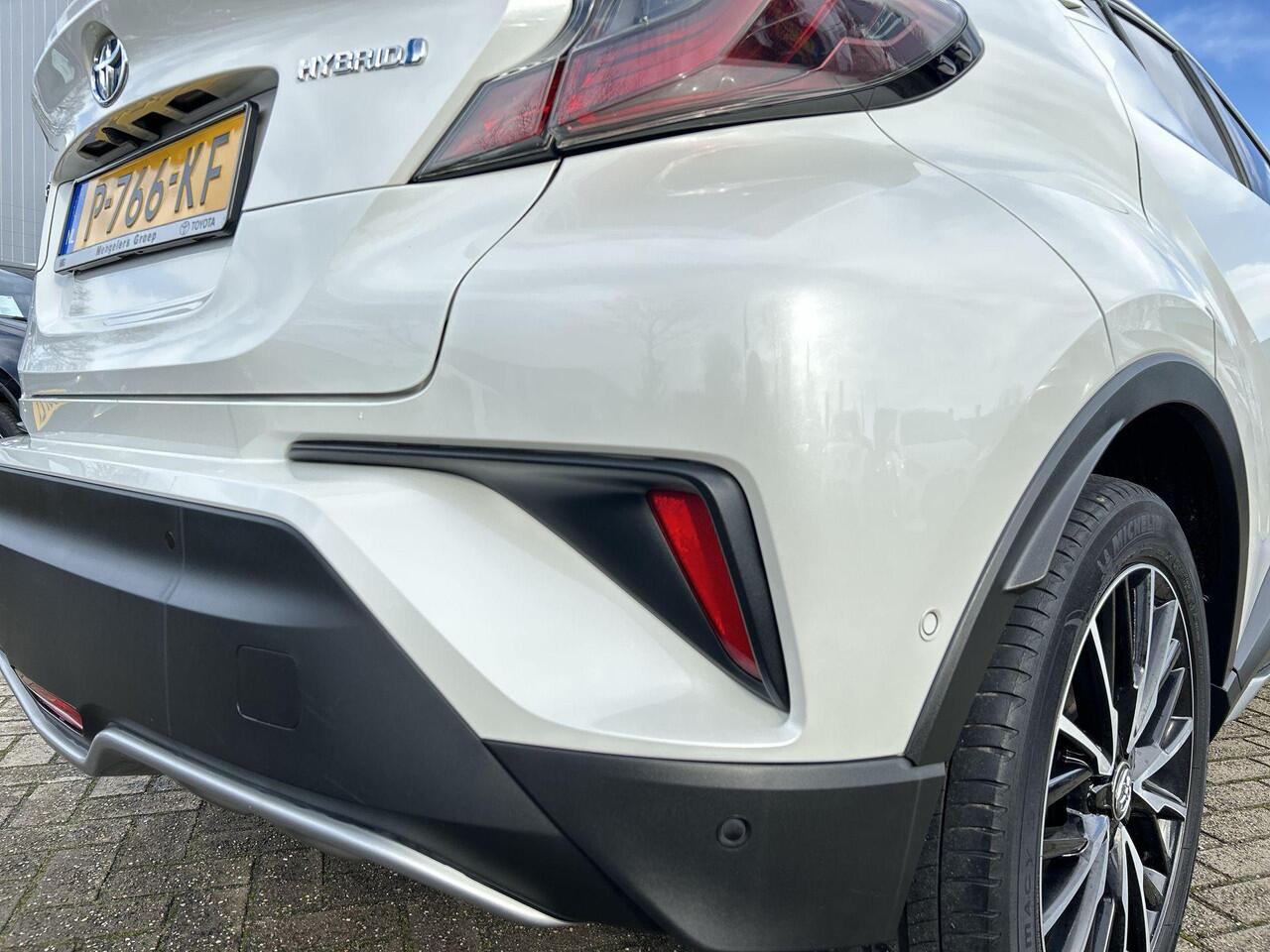 Toyota C-HR 1.8 Hybrid Executive Ultimate RIJKLAAR | Navigatie | PDC | Camera | Trekhaak | Blind Spot