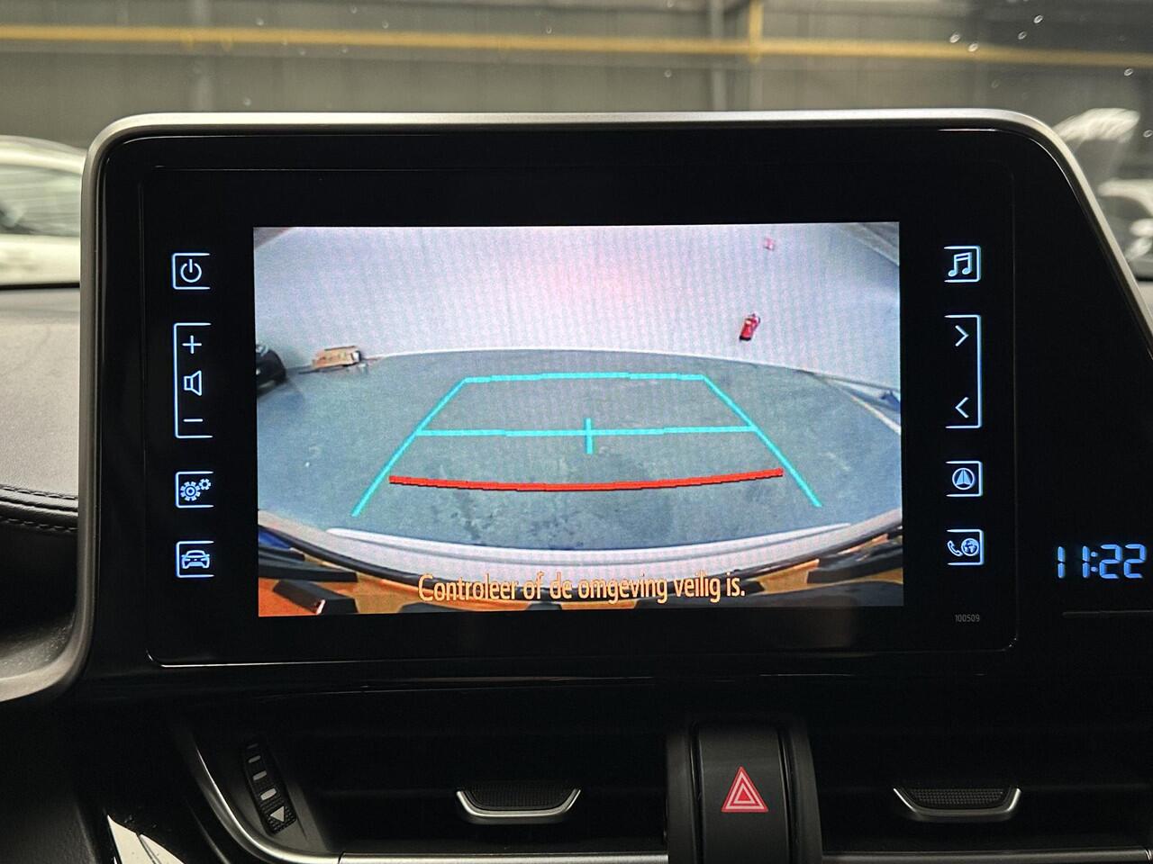 Toyota C-HR 1.8 Hybrid Dynamic | Stoel/stuurwielverwarming | Dode hoek detector | 18'' LM velgen | Dealer onderhouden |