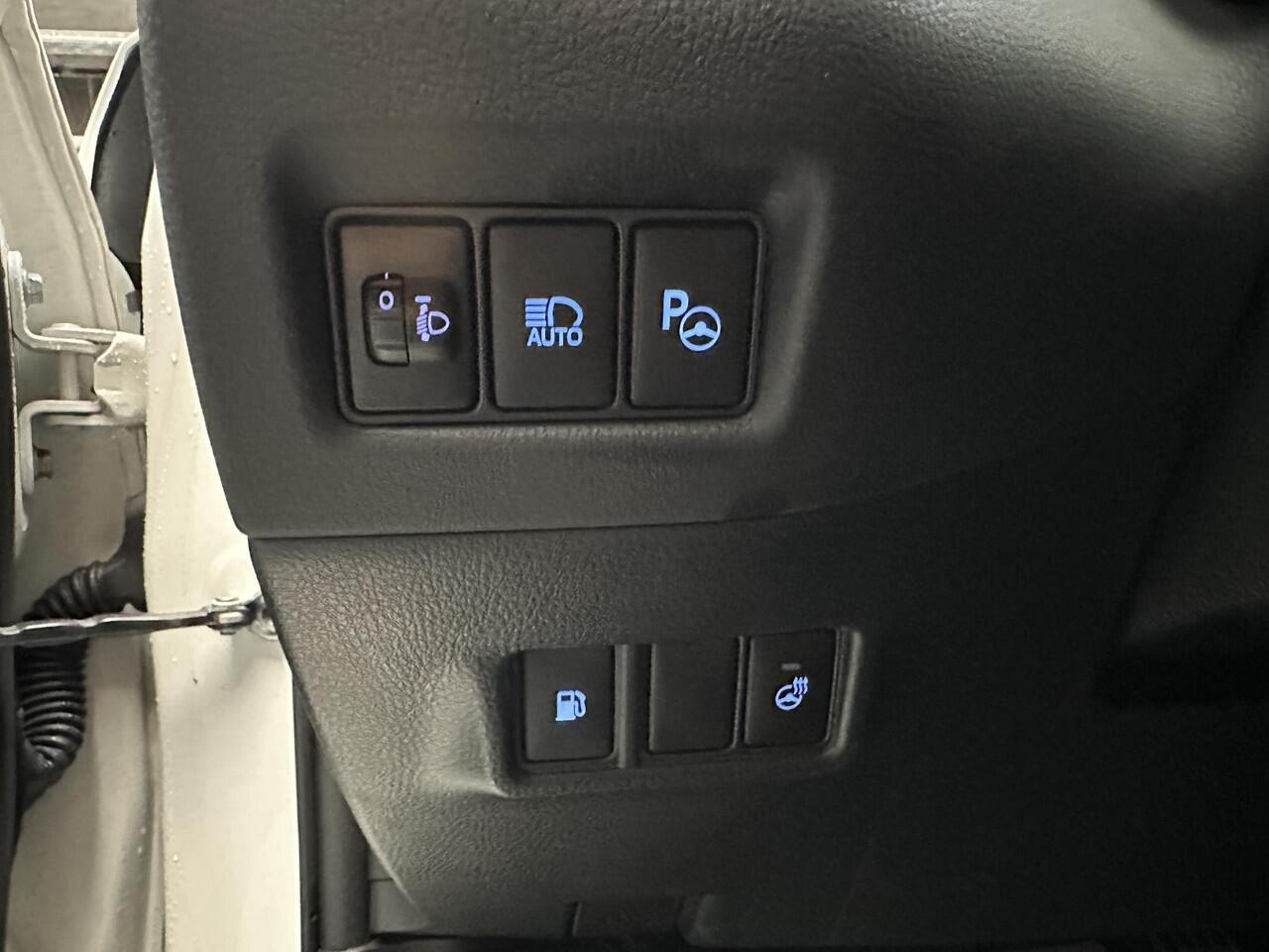 Toyota C-HR 1.8 Hybrid Dynamic | Stoel/stuurwielverwarming | Dode hoek detector | 18'' LM velgen | Dealer onderhouden |