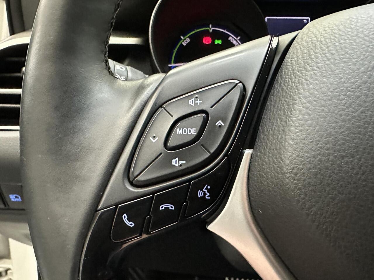 Toyota C-HR 1.8 Hybrid Dynamic | Stoel/stuurwielverwarming | Dode hoek detector | 18'' LM velgen | Dealer onderhouden |