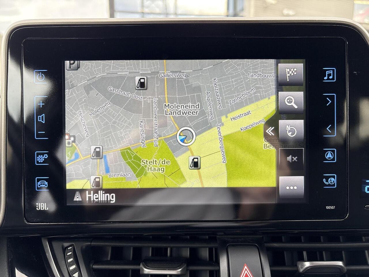 Toyota C-HR 1.8 Hybrid Executive Ultimate **DODEHOEK DETECTIE/ STUURVERWARMING/ JBL AUDIO/ PARKEERSENSOREN**
