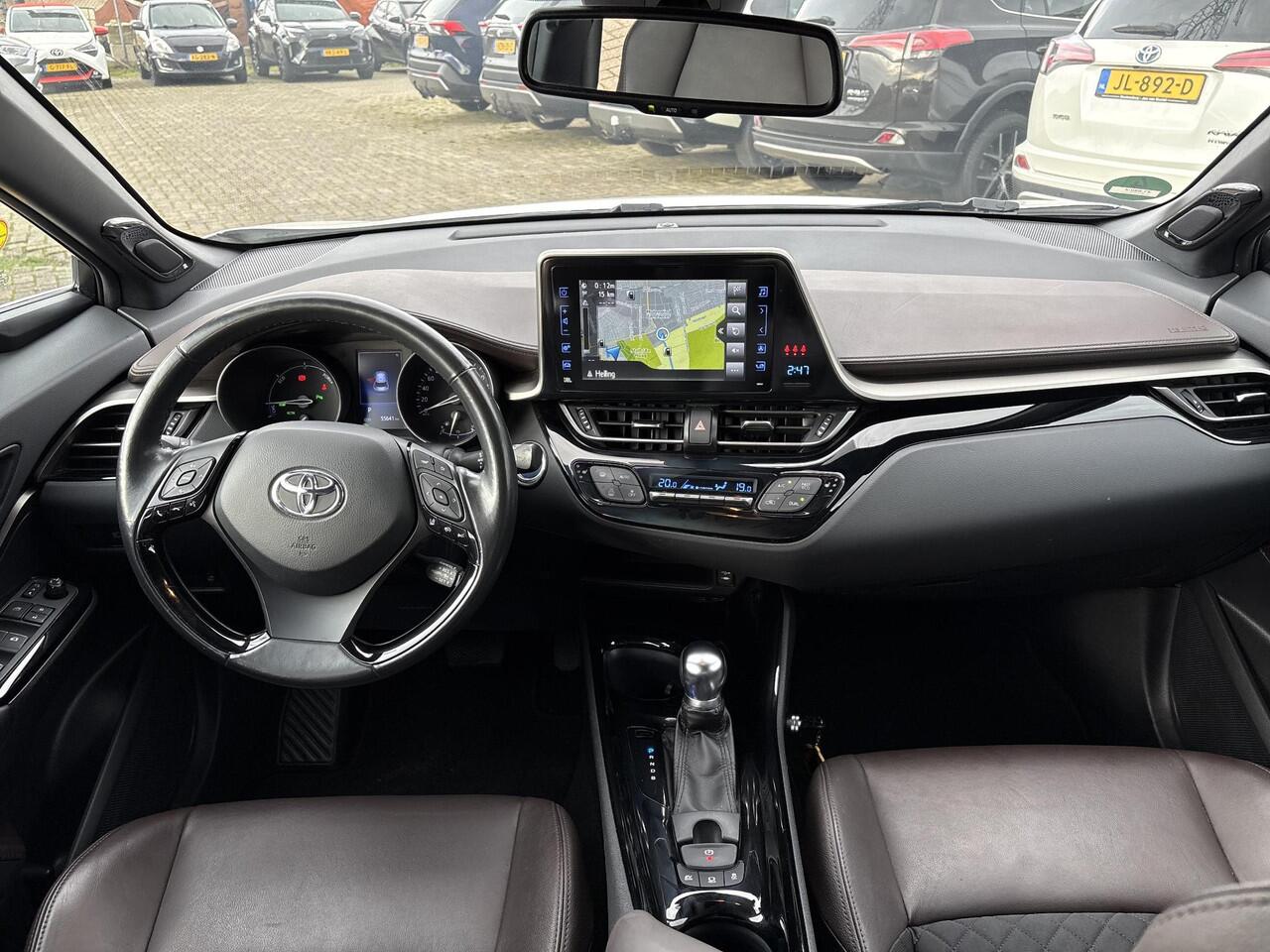 Toyota C-HR 1.8 Hybrid Executive Ultimate **DODEHOEK DETECTIE/ STUURVERWARMING/ JBL AUDIO/ PARKEERSENSOREN**