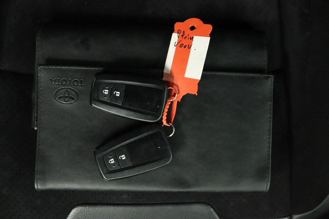 Toyota C-HR 1.8 Hybrid Executive Ultimate | Leder Alcantara | JBL Audio | Navigatie | Adaptieve Cruise Control |