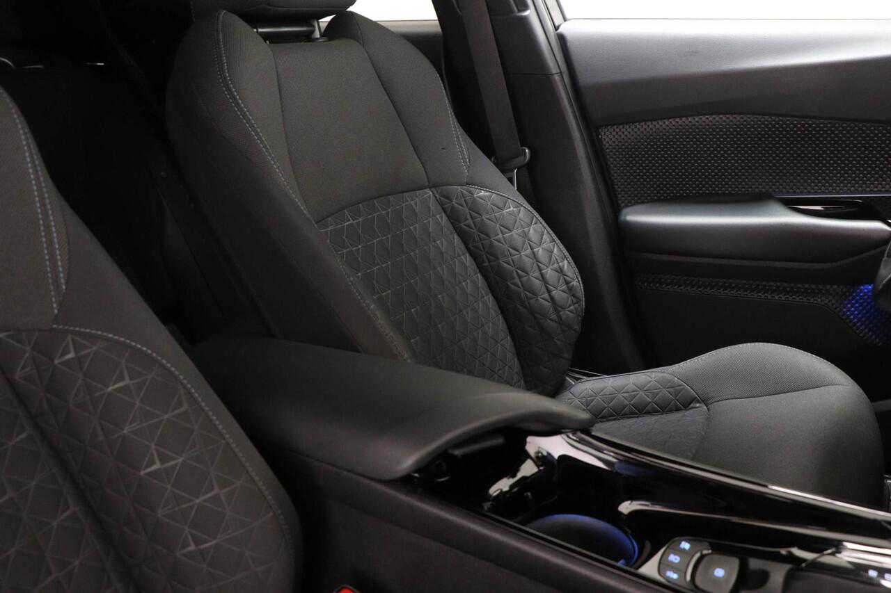 Toyota C-HR 1.8 Hybrid First Edition | STUURVERWARMING | DAB | CAMERA | TREKHAAK