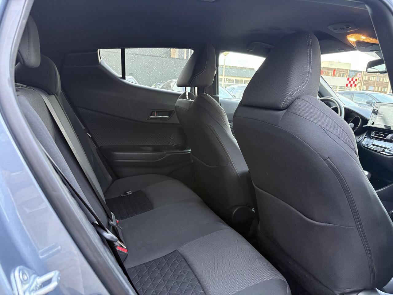 Toyota C-HR 1.8 Hybrid Bi-Tone | Stuurverwarming | Achteruitrijcamera |