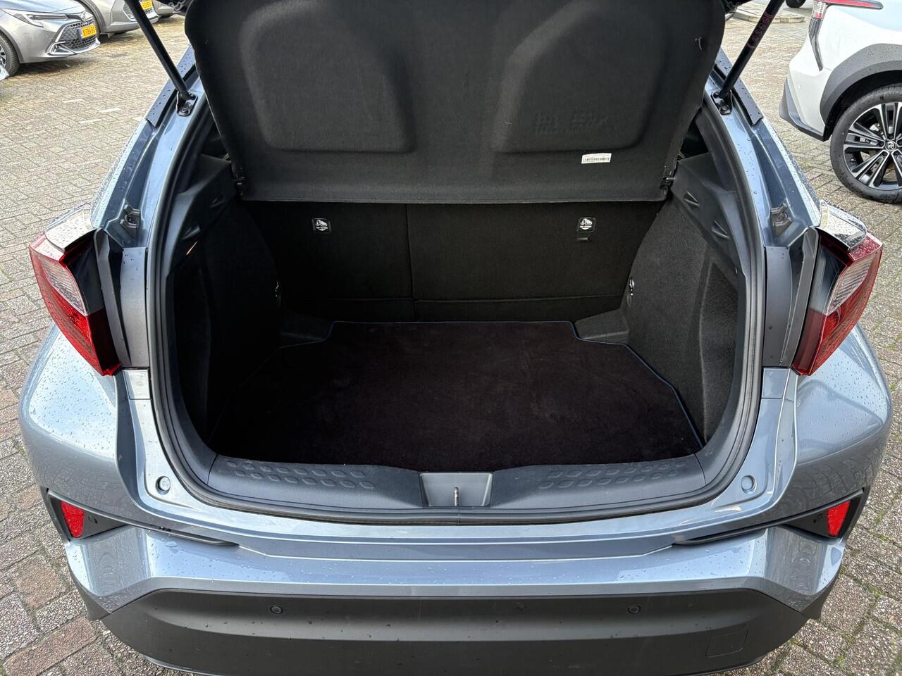 Toyota C-HR 1.8 Hybrid Bi-Tone | Stuurverwarming | Achteruitrijcamera |