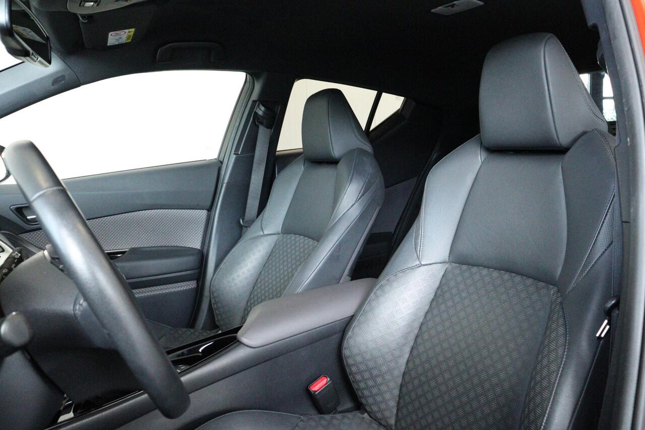 Toyota C-HR 2.0 Hybrid Launch Edition, Lederen bekleding Apple carplay, Android auto, Parkeersensoren, Achterruitrijcamera