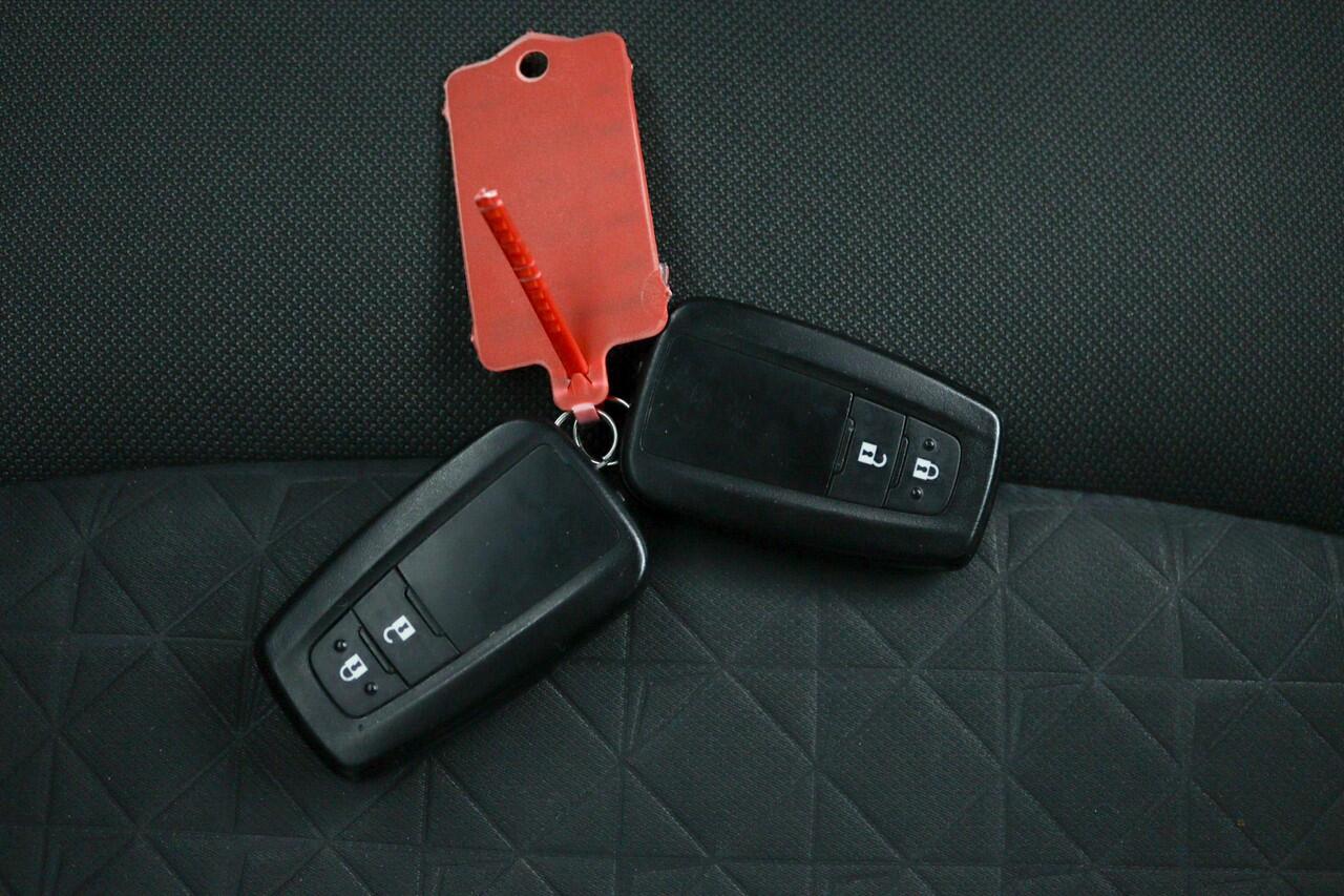 Toyota C-HR 2.0 Hybrid First Edition | Navigatie | Stoelverwarming | Keyless |