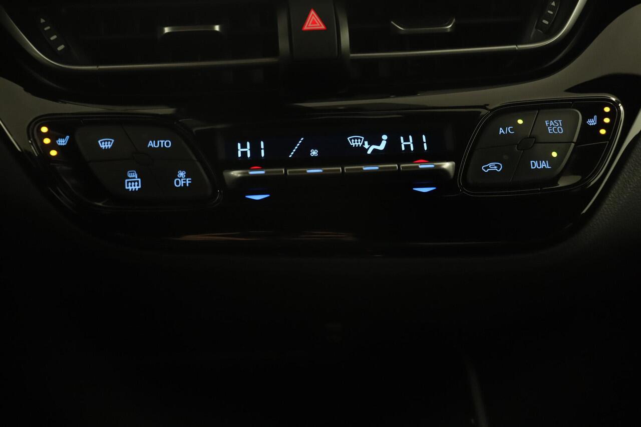 Toyota C-HR 1.8 Hybrid First Edition | Trekhaak | Navigatie | Apple carplay & Android auto |