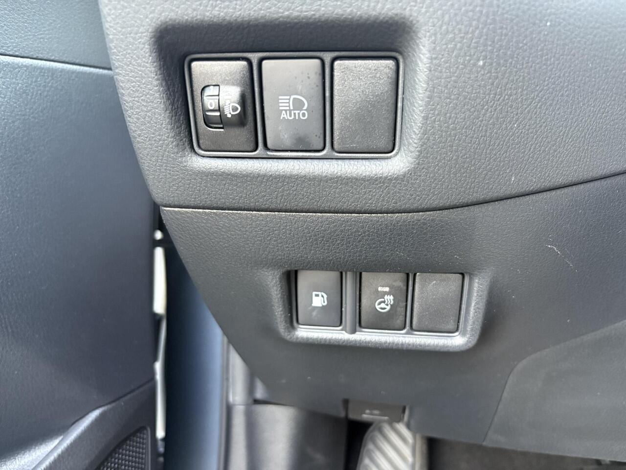 Toyota C-HR 1.8 Hybrid Bi-Tone | Stuurverwarming | Achteruitrijcamera |