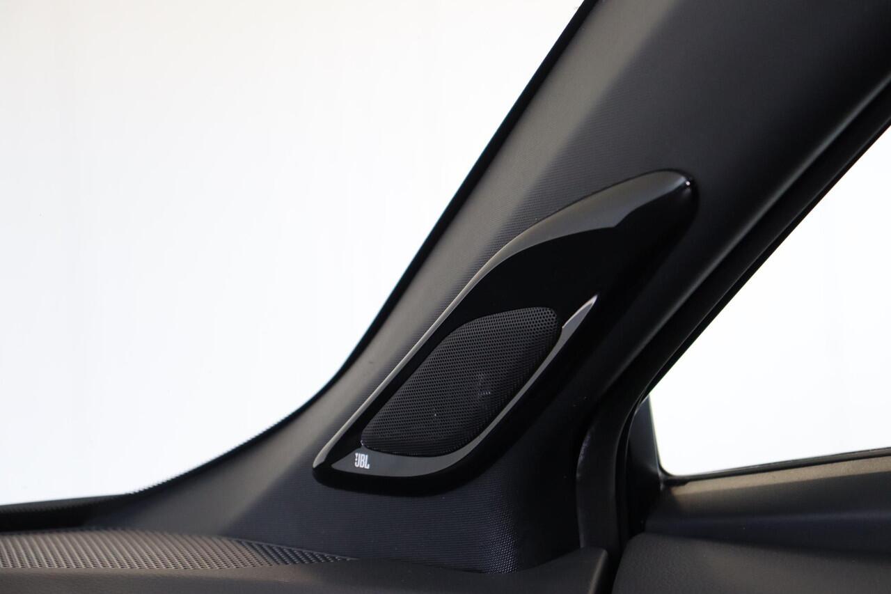 Toyota C-HR 2.0 Hybrid Launch Edition, Lederen bekleding Apple carplay, Android auto, Parkeersensoren, Achterruitrijcamera