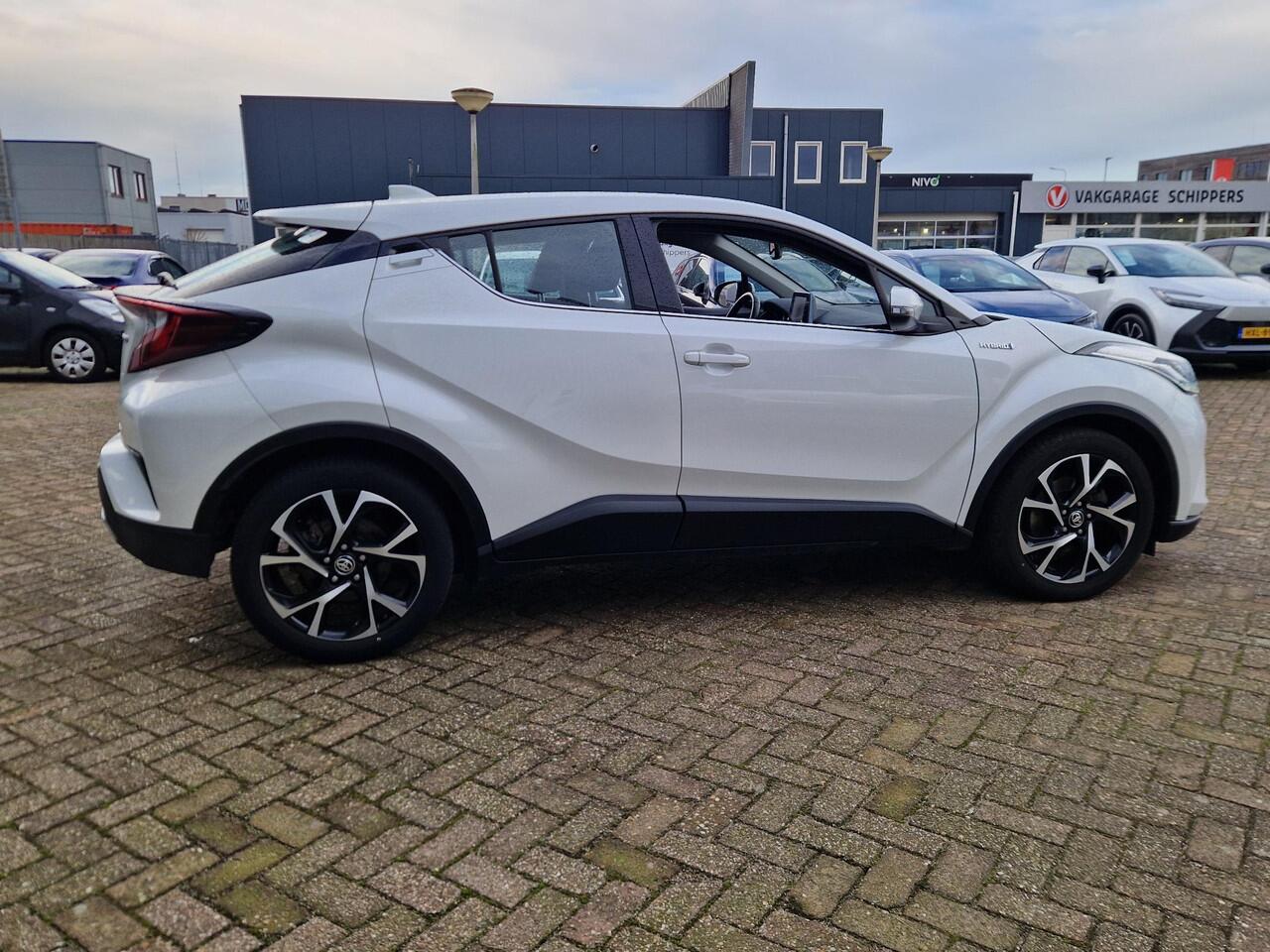Toyota C-HR 2.0 Hybrid Dynamic 180 PK