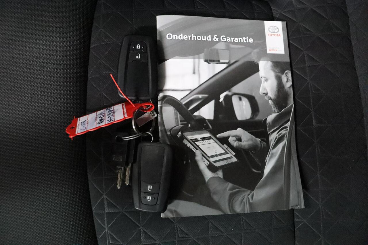 Toyota C-HR 1.8 Hybrid Dynamic | Trekhaak | Parkeersensoren | Apple Carplay/Android Auto |