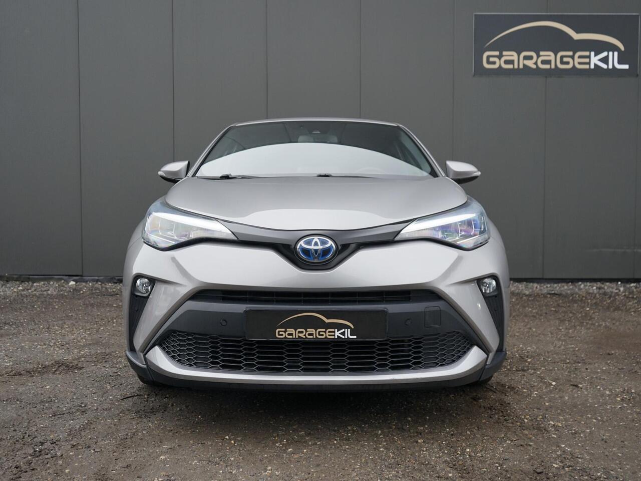 Toyota C-HR 1.8 Hybrid Dynamic Camera / Adap. cruise / 18'' LM velgen / Stoel+ stuurverw. / LED / Privacy glass / NAV