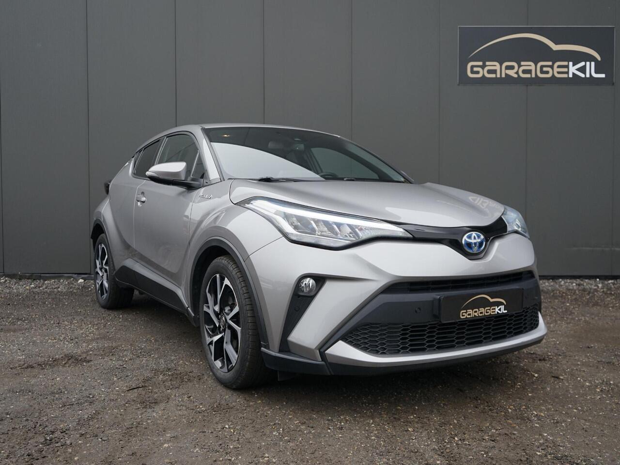 Toyota C-HR 1.8 Hybrid Dynamic Camera / Adap. cruise / 18'' LM velgen / Stoel+ stuurverw. / LED / Privacy glass / NAV