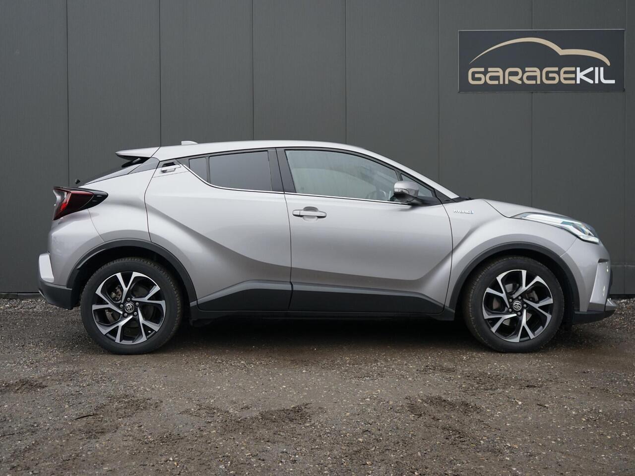Toyota C-HR 1.8 Hybrid Dynamic Camera / Adap. cruise / 18'' LM velgen / Stoel+ stuurverw. / LED / Privacy glass / NAV