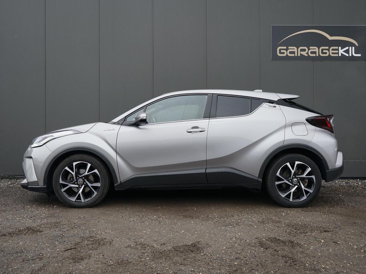 Toyota C-HR 1.8 Hybrid Dynamic Camera / Adap. cruise / 18'' LM velgen / Stoel+ stuurverw. / LED / Privacy glass / NAV