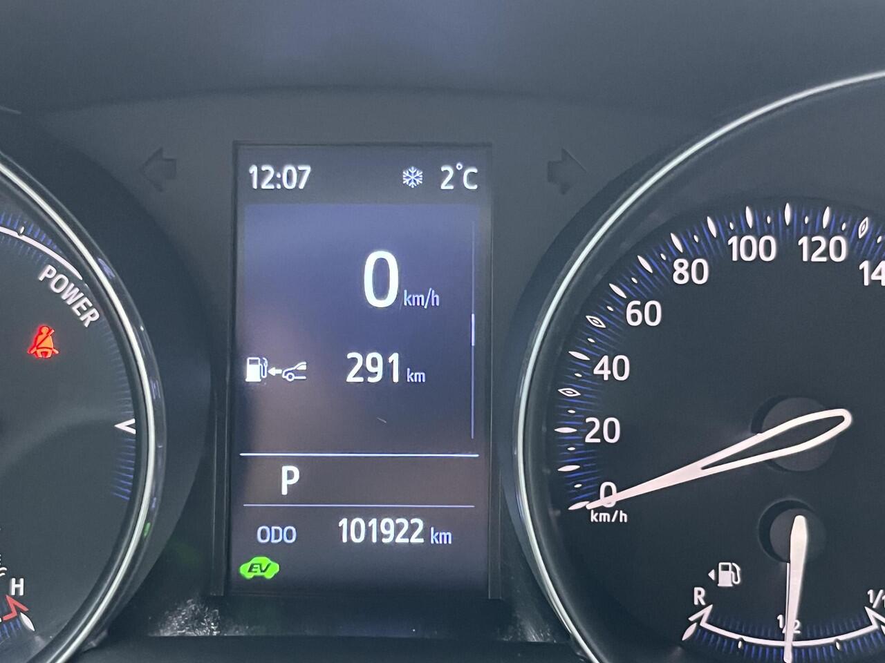 Toyota C-HR 2.0 Hybrid Launch Edition