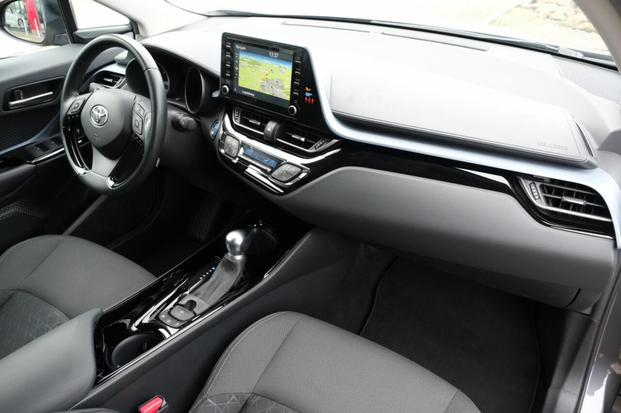 Toyota C-HR 1.8 Hybrid Dynamic Automaat | Intelligente parkeersensoren voor