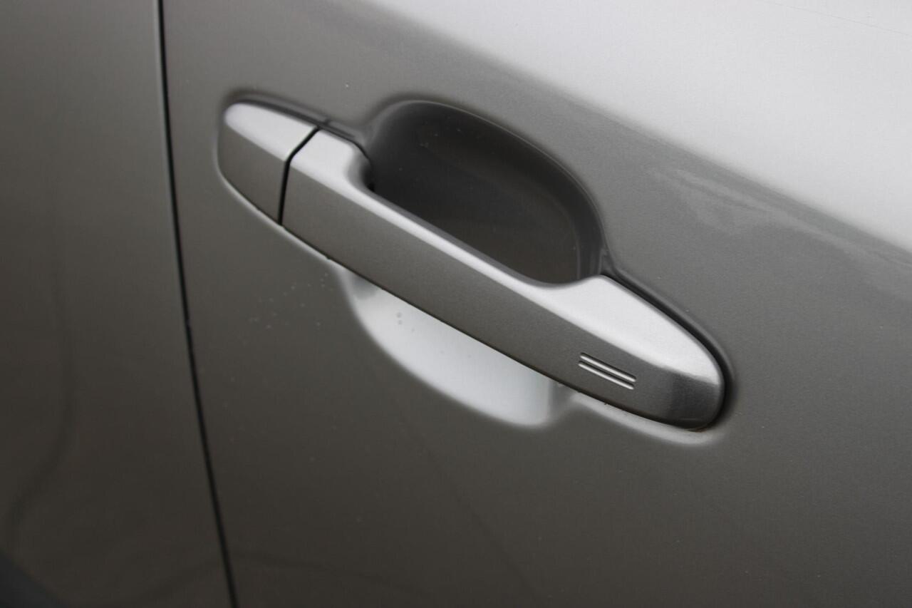 Toyota C-HR 2.0 Hybrid Launch Edition Leder / Carplay / Stoel Verwarming