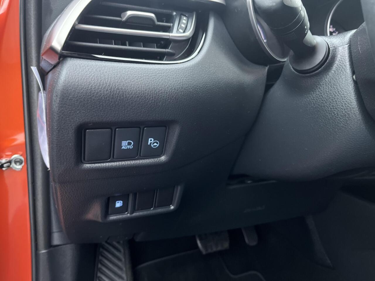 Toyota C-HR 2.0 Hybrid Launch Edition