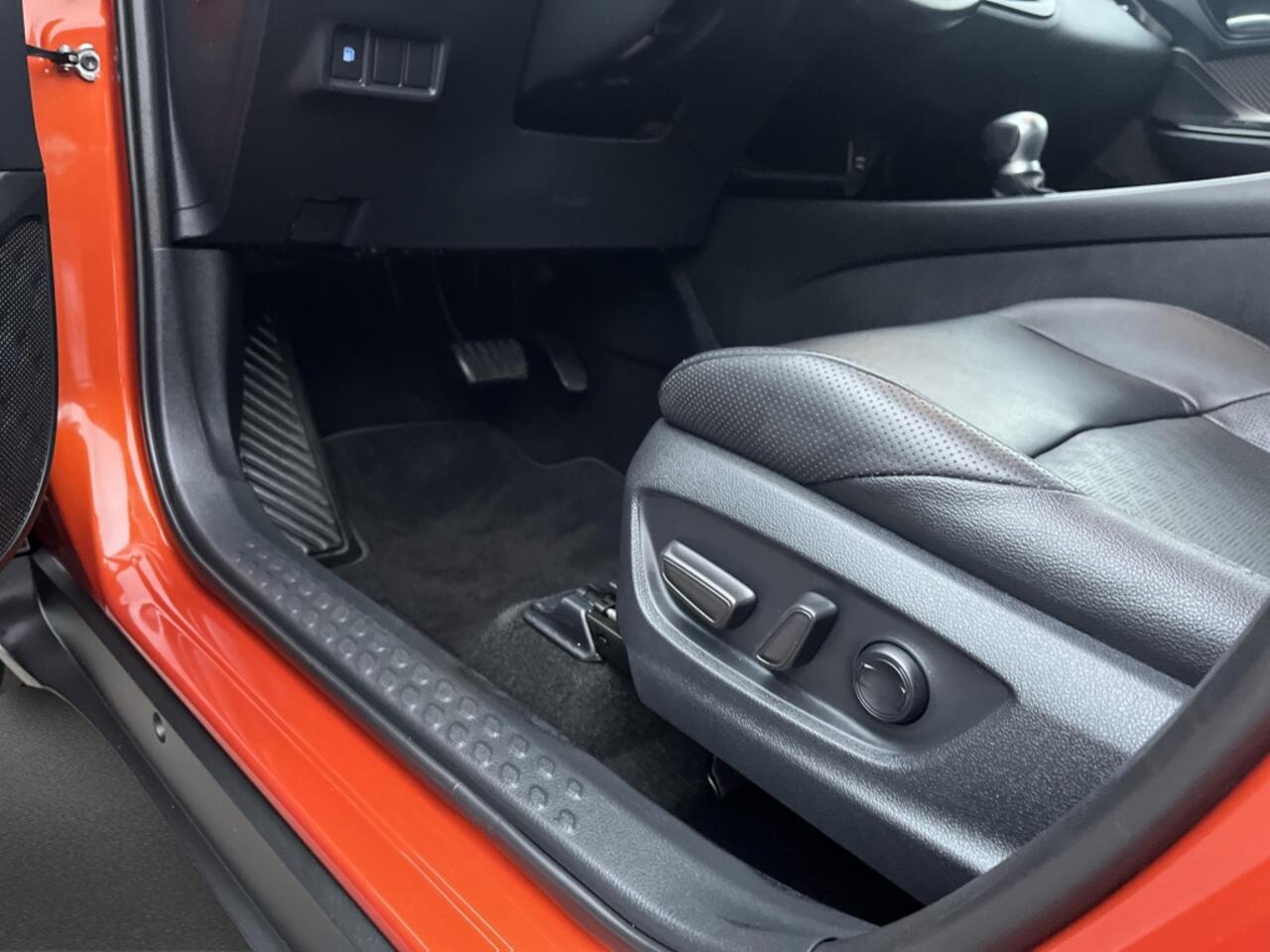 Toyota C-HR 2.0 Hybrid Launch Edition