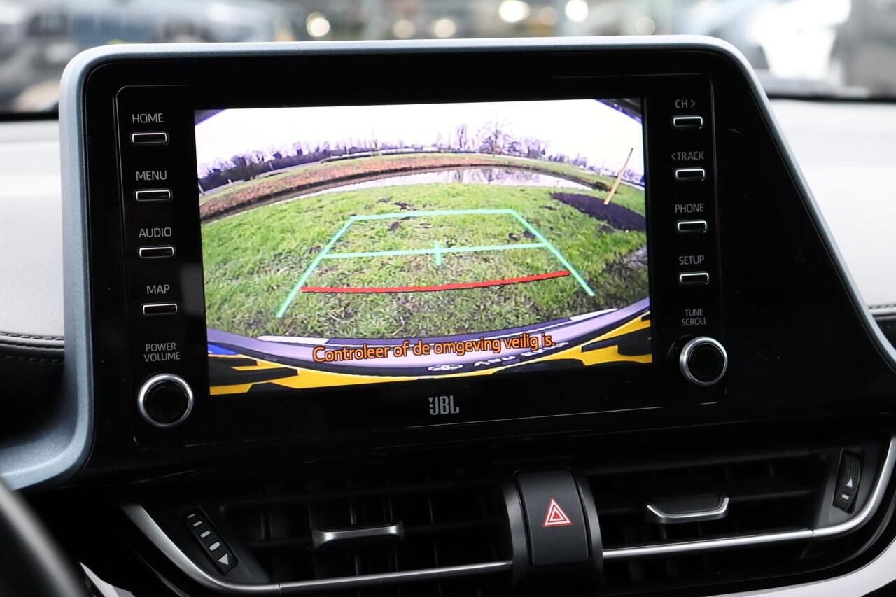 Toyota C-HR 1.8 Hybrid First Edition, Trekhaak, Cruise control , Apple CarPlay / Android Auto, Treeplank, BSM.
