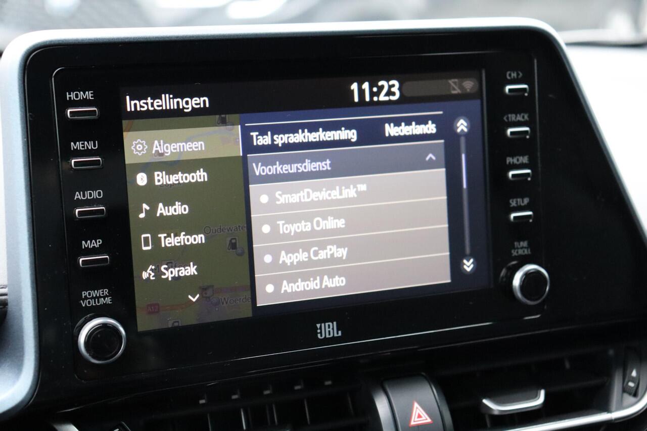 Toyota C-HR 1.8 Hybrid First Edition, Trekhaak, Cruise control , Apple CarPlay / Android Auto, Treeplank, BSM.