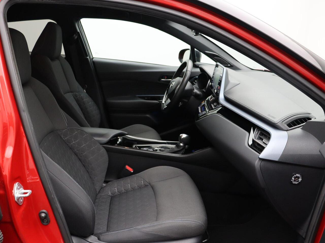 Toyota C-HR 2.0 Hybrid First Edition | Bi Tone | Apple Carplay & Android Auto | JBL Audio | Stoelverwarming |