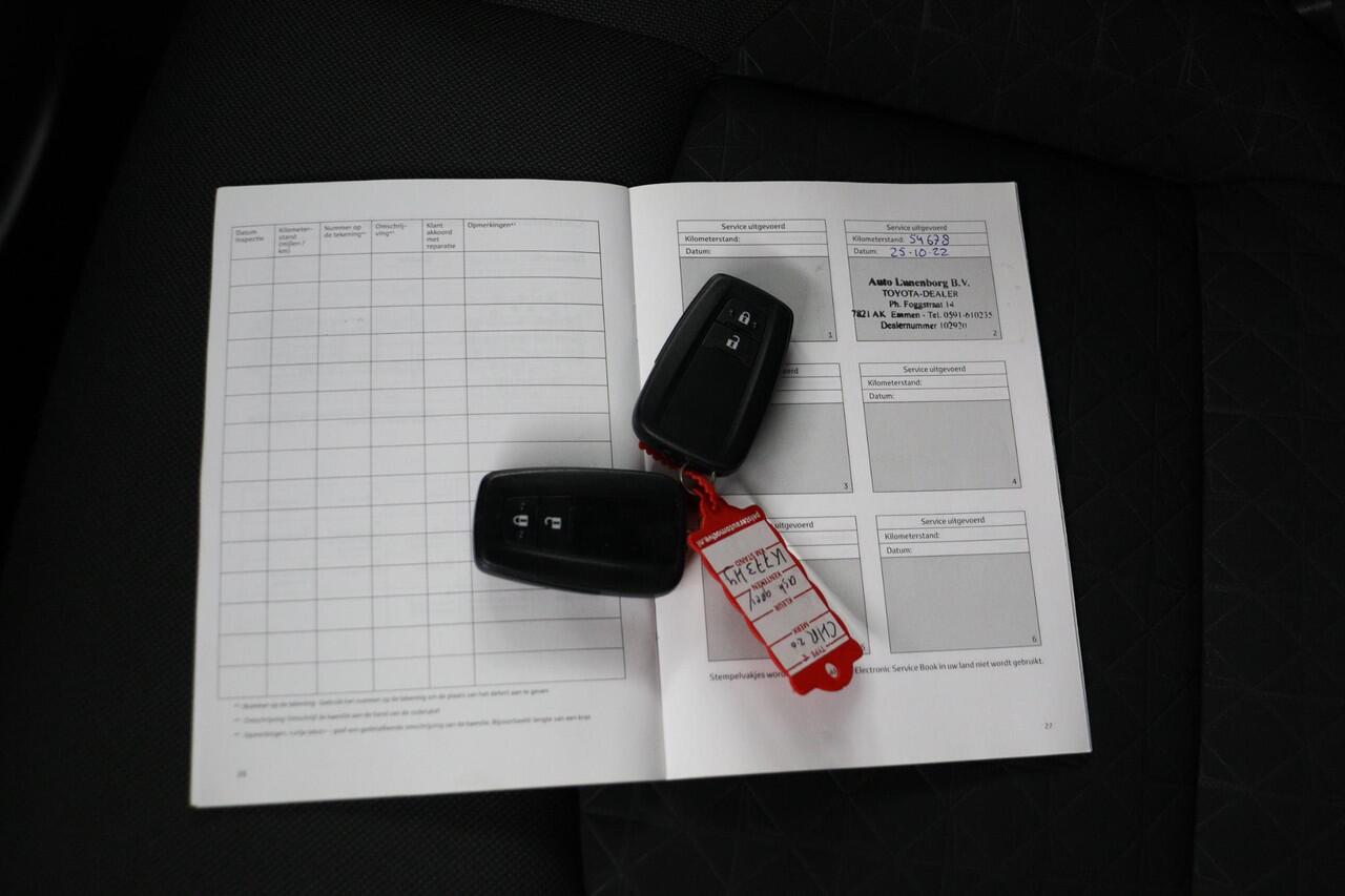 Toyota C-HR 2.0 Hybrid Dynamic | Apple Carplay/Android Auto | Cruise control adaptief | navigatiesysteem full map |