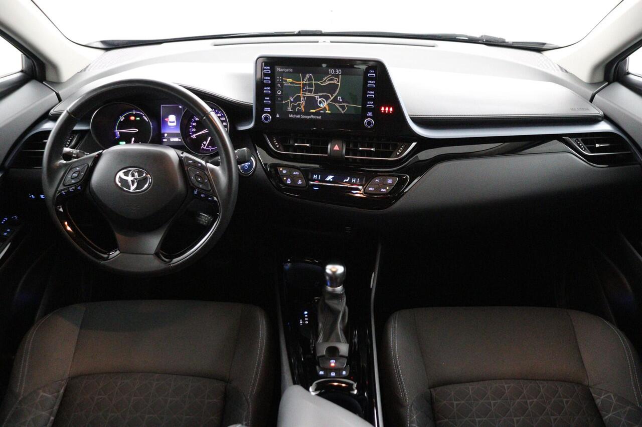 Toyota C-HR 2.0 Hybrid Dynamic | Apple Carplay/Android Auto | Cruise control adaptief | navigatiesysteem full map |
