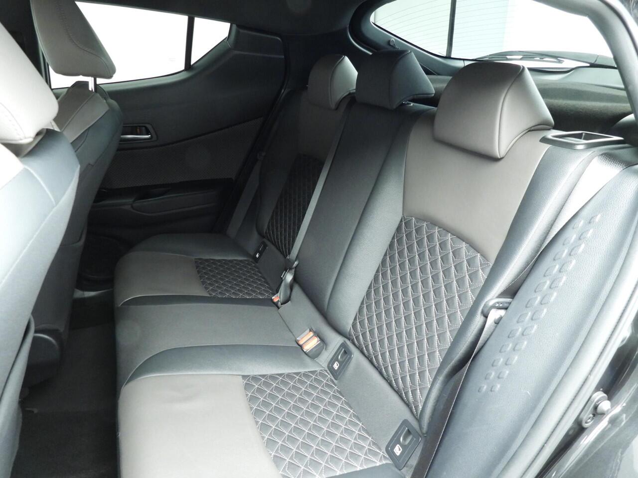 Toyota C-HR 2.0 Hybrid Business Plus | Camera | Navi | Stoel + stuur verwarmd | 18"