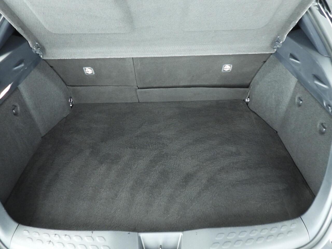 Toyota C-HR 2.0 Hybrid Business Plus | Camera | Navi | Stoel + stuur verwarmd | 18"