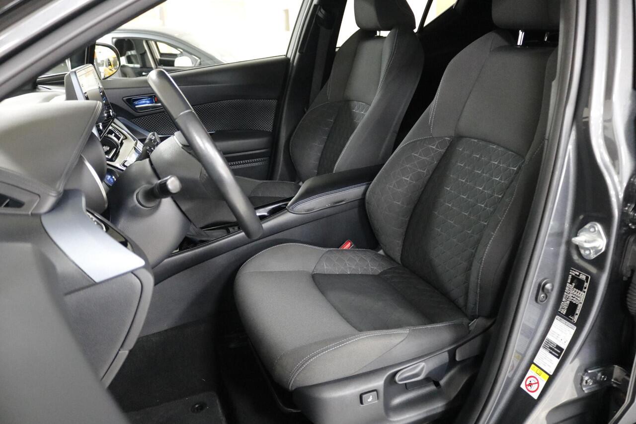 Toyota C-HR 2.0 Hybrid Bi-Tone Clima | Carplay | LED | Stoelverw | Trekhaak.