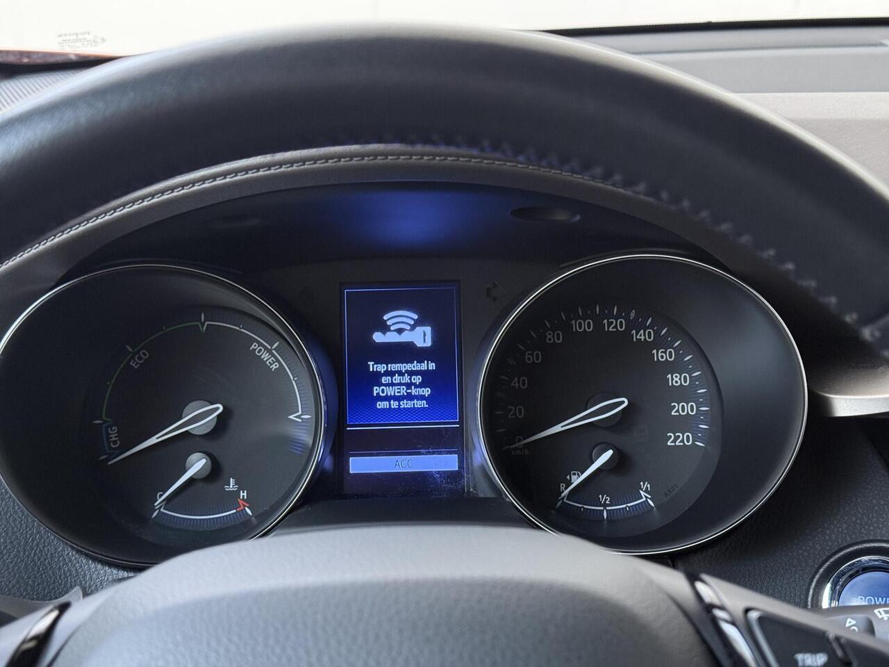 Toyota C-HR 2.0 Hybrid Launch Edition | airco automatisch | Apple Carplay/Android | cruise control adaptief | dodehoek detectie | LED koplampen | lederen bekleding | lichtmetalen velgen multi-spaaks 18"| navigatiesysteem full map | voorstoelen verwarmd |