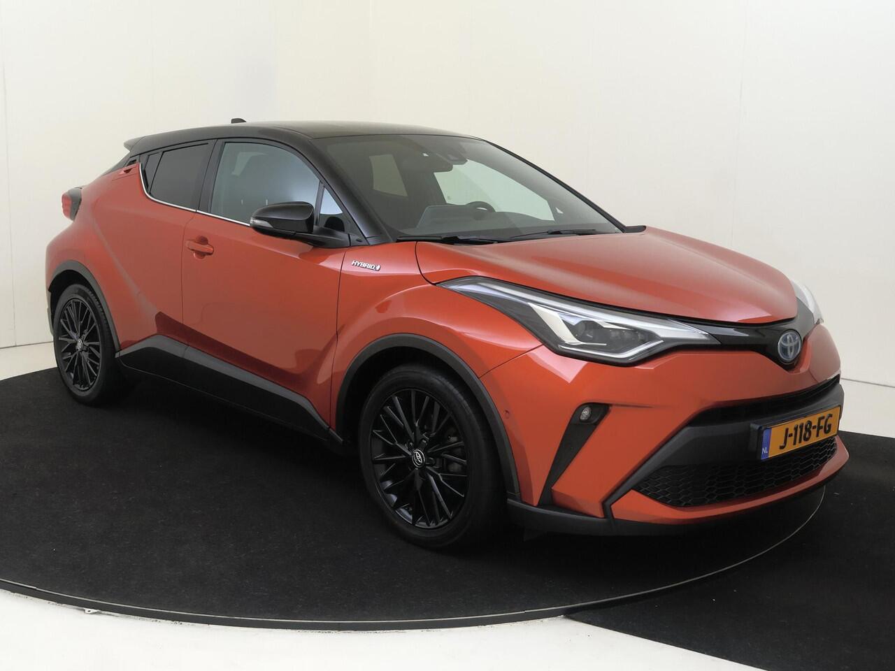 Toyota C-HR 2.0 Hybrid Launch Edition | airco automatisch | Apple Carplay/Android | cruise control adaptief | dodehoek detectie | LED koplampen | lederen bekleding | lichtmetalen velgen multi-spaaks 18"| navigatiesysteem full map | voorstoelen verwarmd |