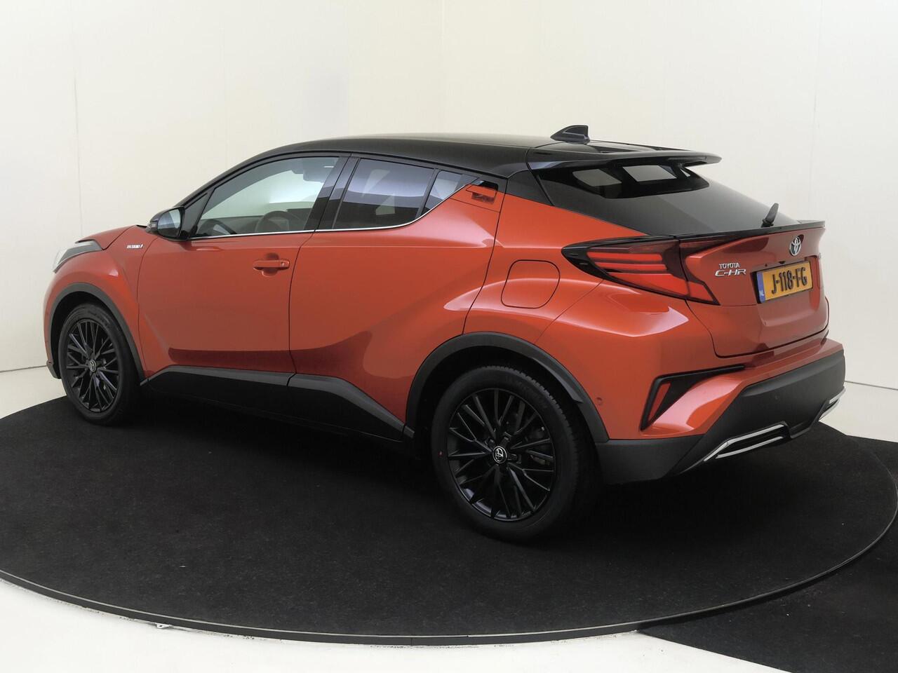 Toyota C-HR 2.0 Hybrid Launch Edition | airco automatisch | Apple Carplay/Android | cruise control adaptief | dodehoek detectie | LED koplampen | lederen bekleding | lichtmetalen velgen multi-spaaks 18"| navigatiesysteem full map | voorstoelen verwarmd |