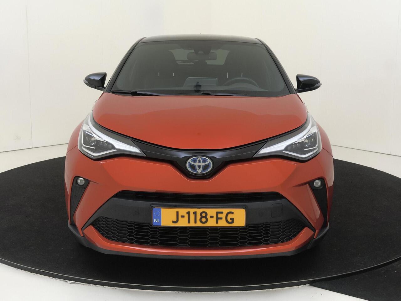 Toyota C-HR 2.0 Hybrid Launch Edition | airco automatisch | Apple Carplay/Android | cruise control adaptief | dodehoek detectie | LED koplampen | lederen bekleding | lichtmetalen velgen multi-spaaks 18"| navigatiesysteem full map | voorstoelen verwarmd |
