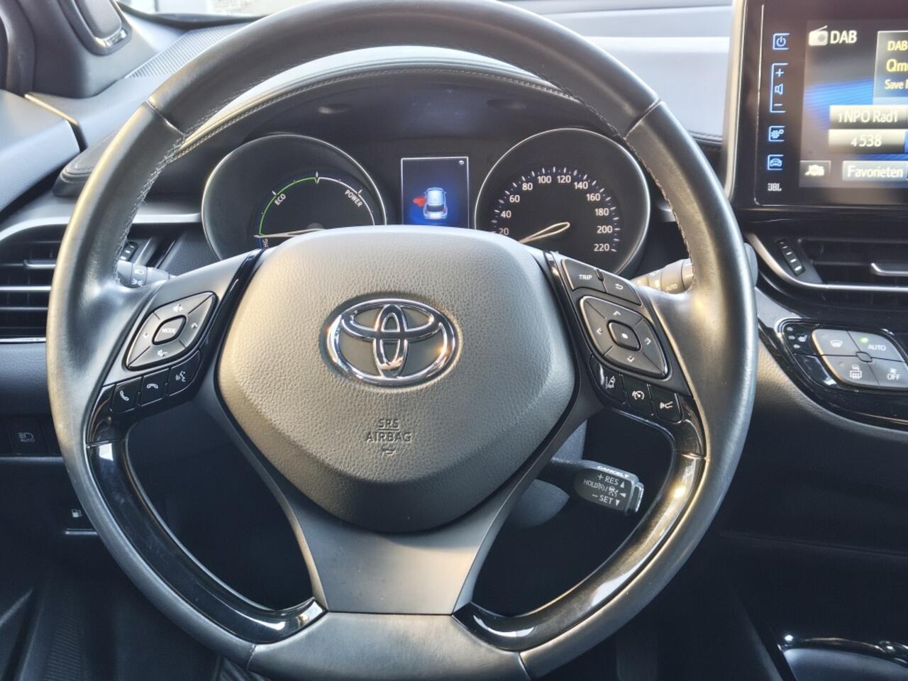 Toyota C-HR 1.8 Hybrid Dynamic Sport | Trekhaak | JBL | Navi | Alcantara/Lee