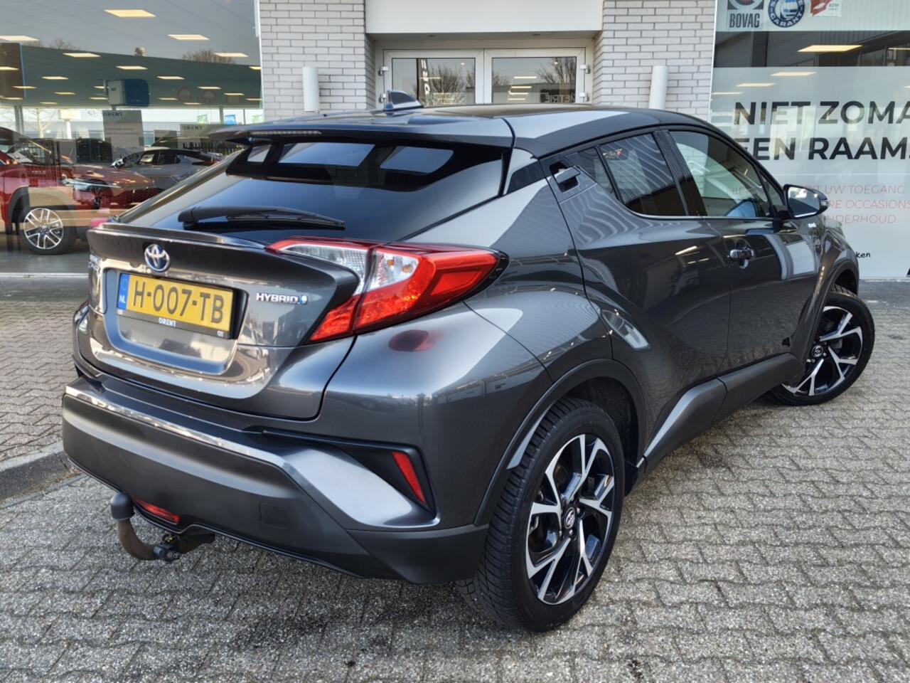 Toyota C-HR 1.8 Hybrid Dynamic Sport | Trekhaak | JBL | Navi | Alcantara/Lee