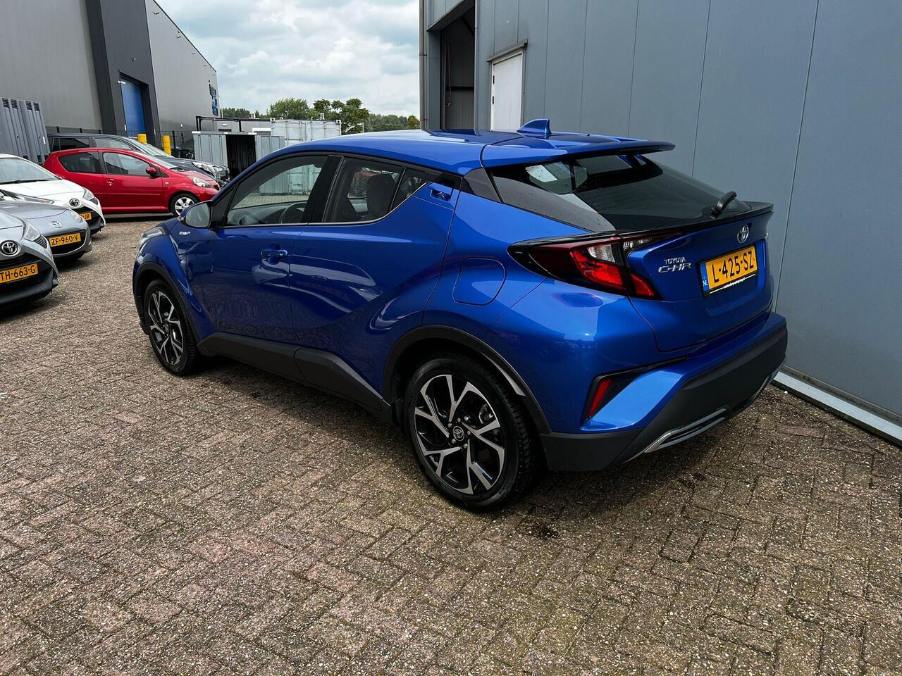 Toyota C-HR 2.0 Hybrid Dynamic | NL Auto | 184 PK | Parkeersensoren | Navigatie | Adaptive Cruise Control | Achteruitrij camera | Keyless | Elektr. Inklapbare buitenspiegels |