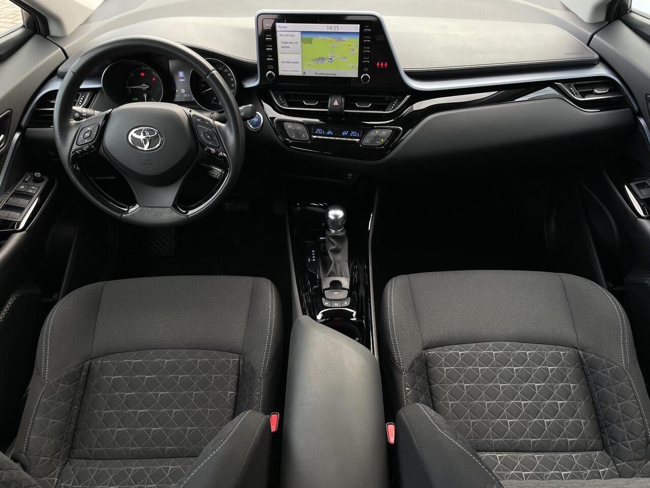 Toyota C-HR 2.0 Hybrid Dynamic / NAVIGATIE / BLUETOOTH / CRUISE CONTROL ADAPTIEF / AIRCO / AFNEEMBARE TREKHAAK(725KG)