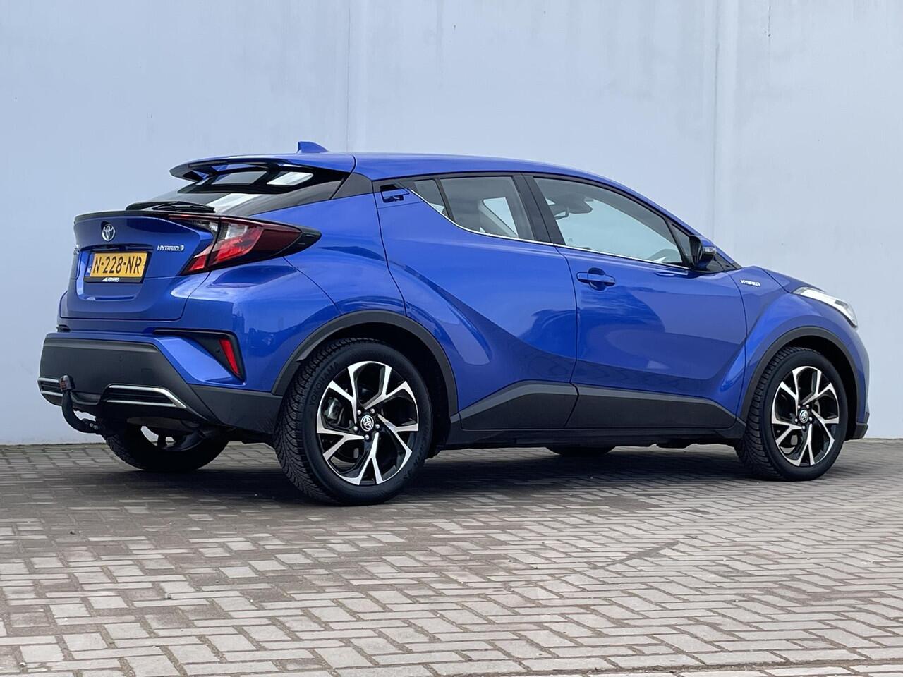 Toyota C-HR 2.0 Hybrid Dynamic / NAVIGATIE / BLUETOOTH / CRUISE CONTROL ADAPTIEF / AIRCO / AFNEEMBARE TREKHAAK(725KG)