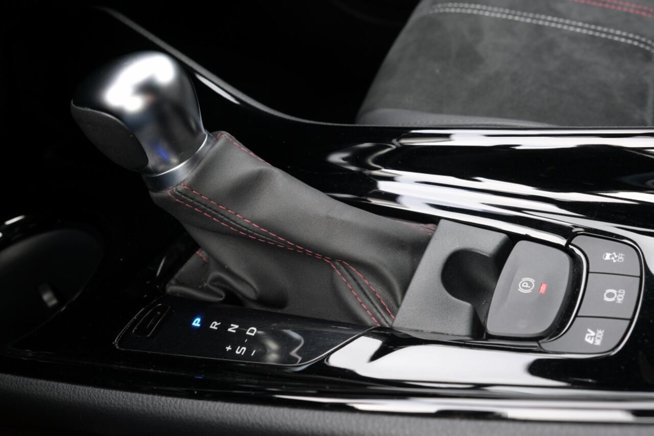 Toyota C-HR 2.0 Hybrid 184PK GR-Sport | Apple Carplay & Android Auto | JBL P