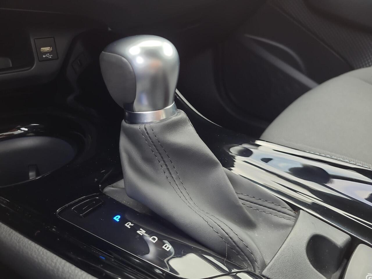 Toyota C-HR 1.8 Hybrid First Edition | Apple CarPlay | Navigatie | Parkeersensoren | Rijklaarprijs incl. garantie |