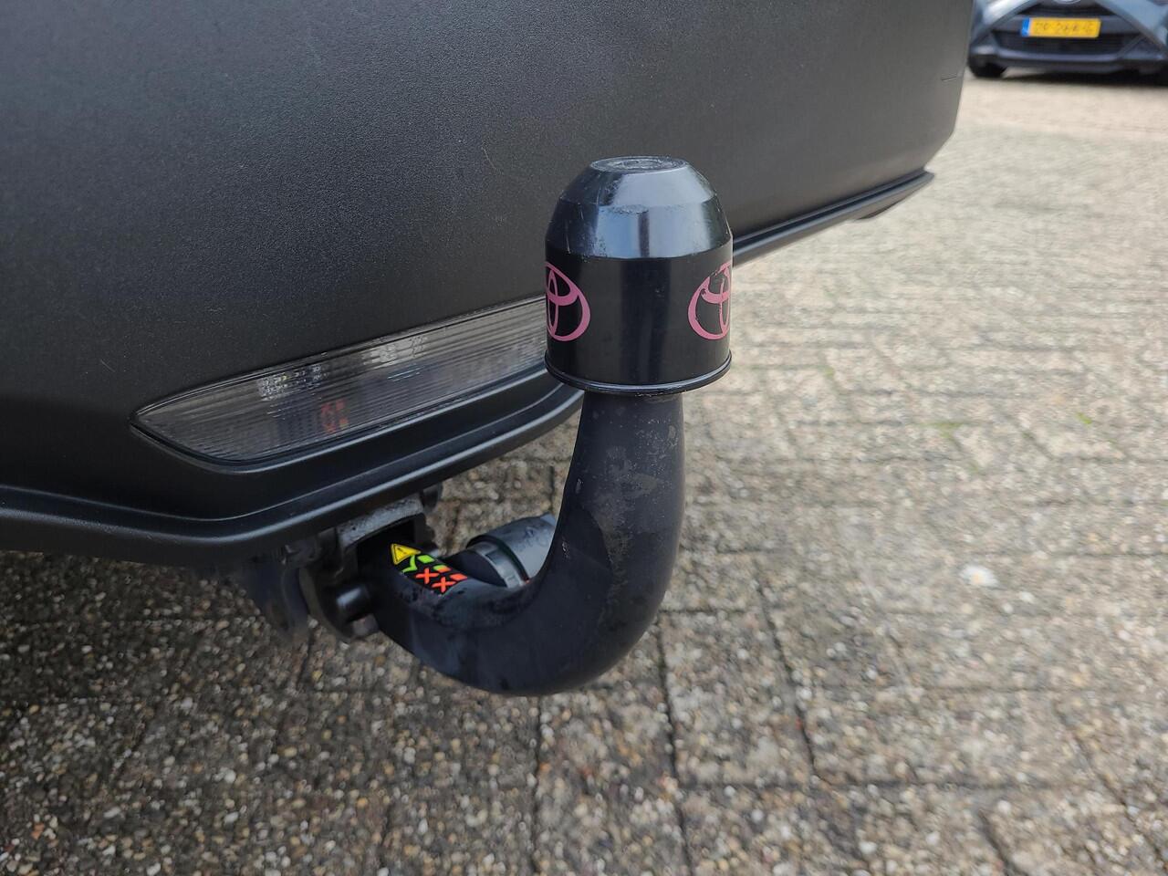 Toyota C-HR 1.8 Hybrid First Edition | Apple CarPlay | Navigatie | Parkeersensoren | Rijklaarprijs incl. garantie |