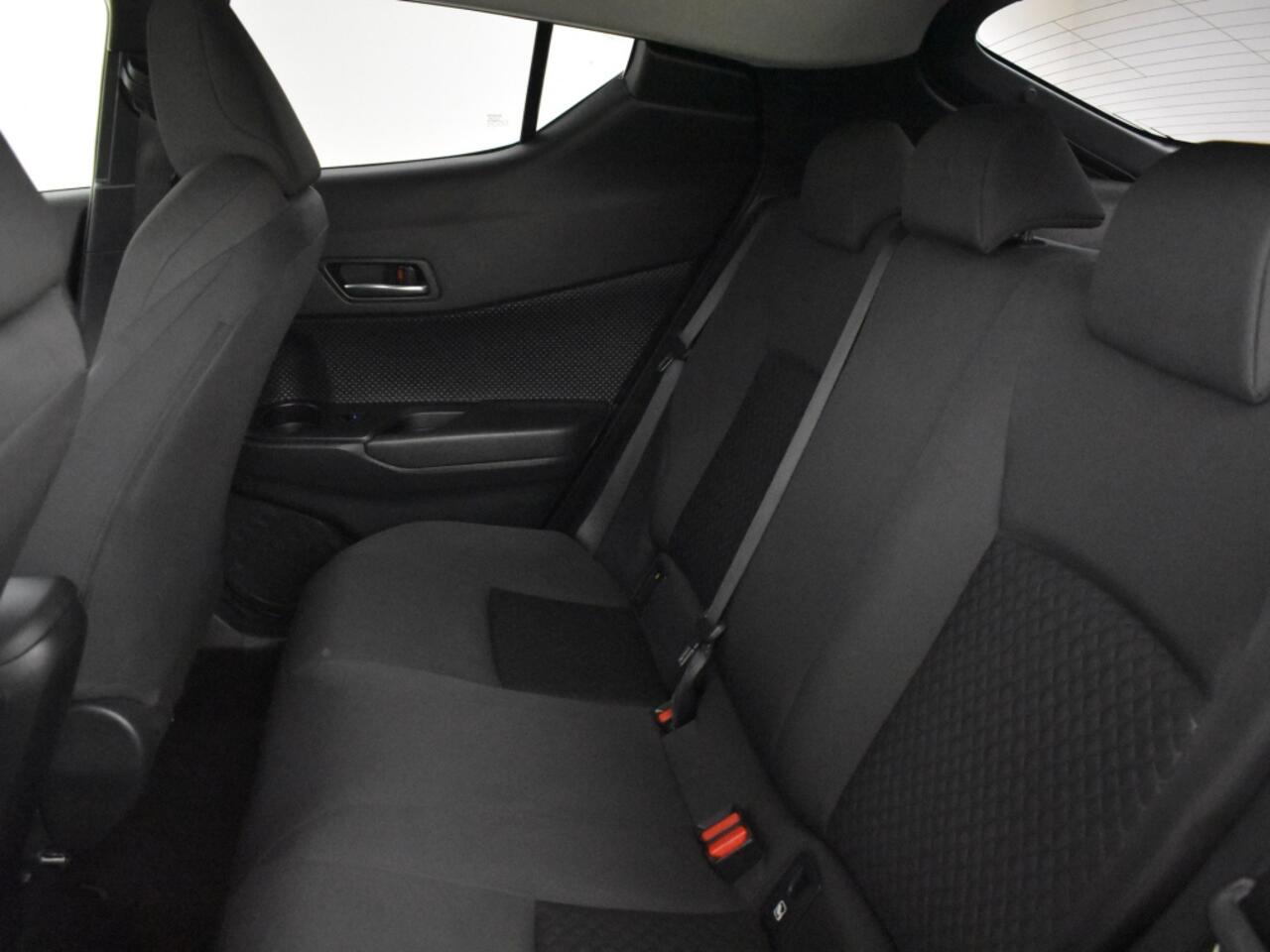 Toyota C-HR 1.8 Hybrid Dynamic Edition | Parkeersensoren V+A | Carplay