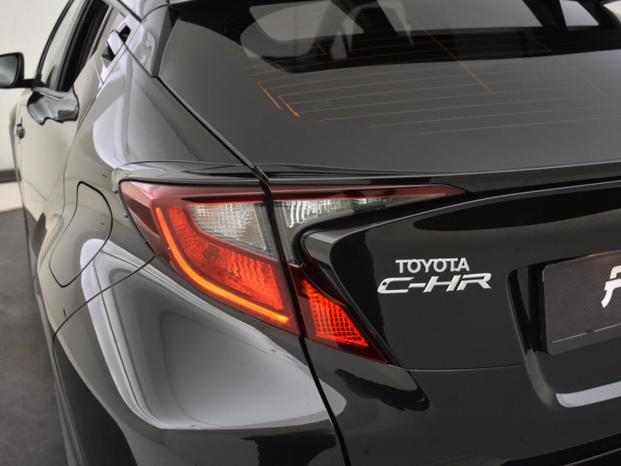 Toyota C-HR 1.8 Hybrid Dynamic Edition | Parkeersensoren V+A | Carplay