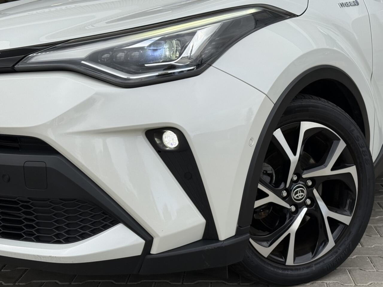 Toyota C-HR 1.8 Hybrid Bi-Tone | Trekhaak | Dodehoek ass. | Stoel & Stuurver
