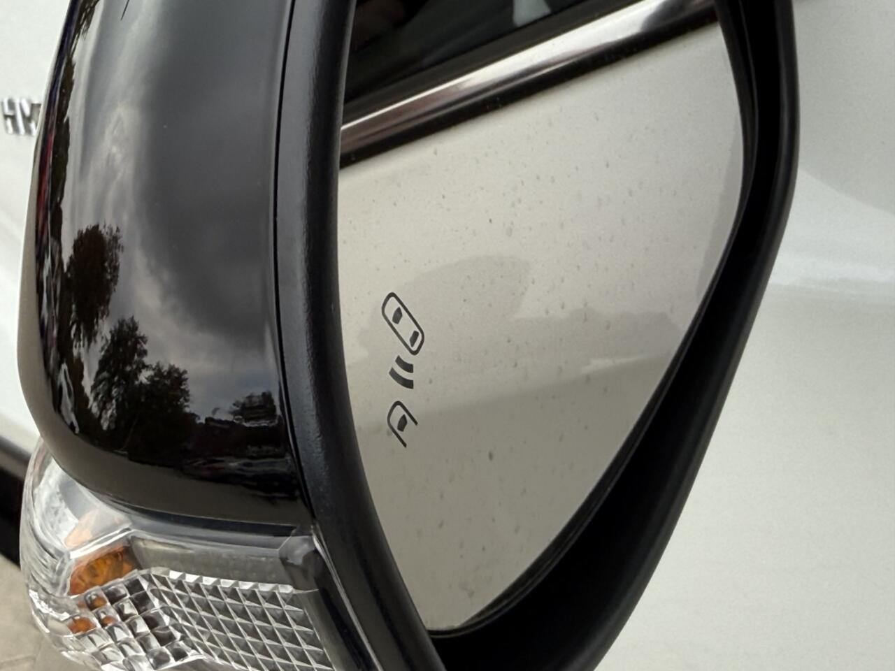 Toyota C-HR 1.8 Hybrid Bi-Tone | Trekhaak | Dodehoek ass. | Stoel & Stuurver